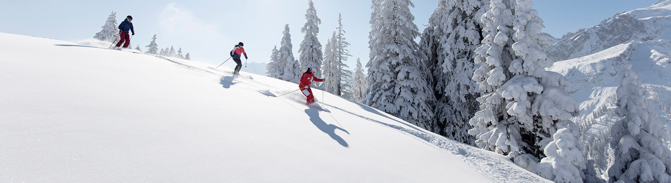Skischuhe & Helme leihen in der Skischule Garmisch